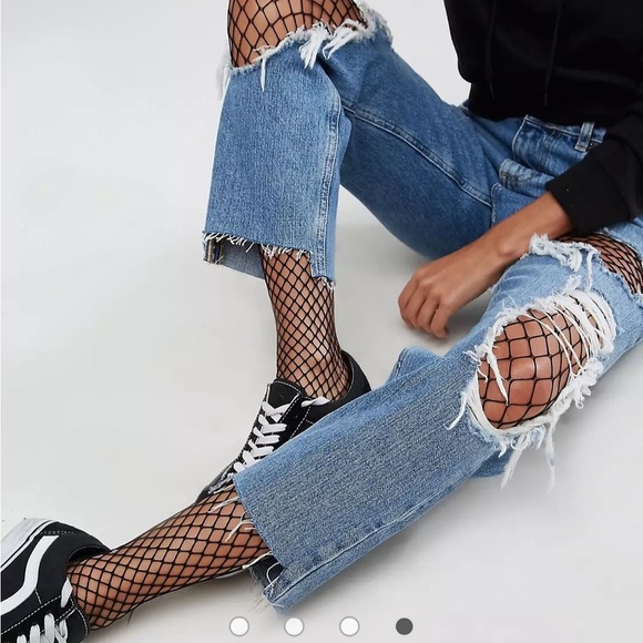 ASOS Accessories - ASOS DESIGN medium fishnet tights